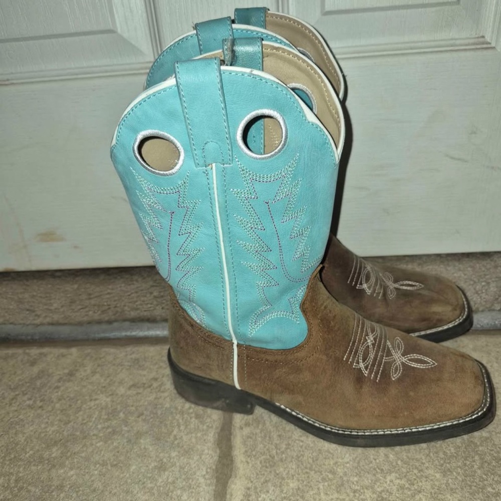 Shyanne Turquoise and Tan Western Boots